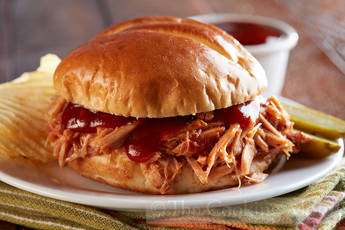 Super Easy Pulled Pork Sandwiches - The Cooking Mom