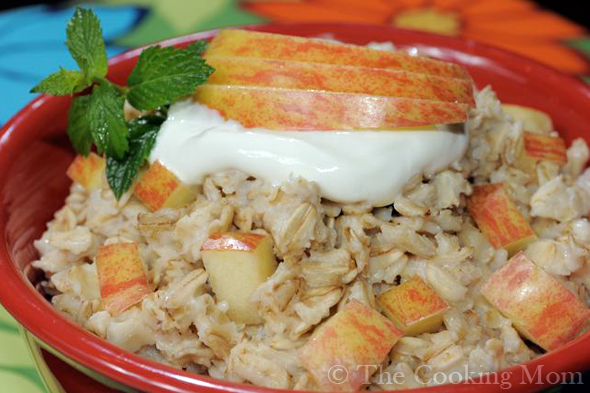 Slow Cooker Apple Oatmeal