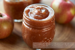 Slow Cooker Apple Sauce