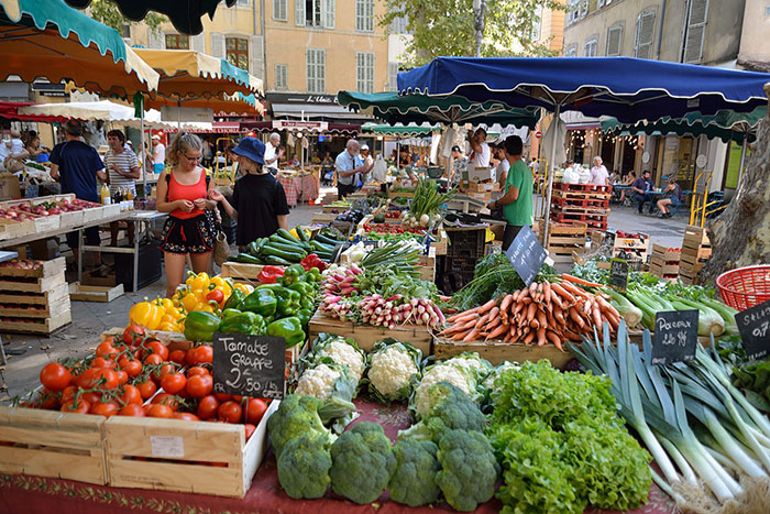 Bountiful French farmers market